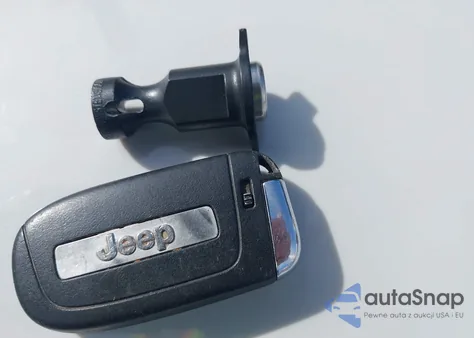 2019 Jeep Renegade Trailhawk 4X4 из США, поврежденный, VIN ZACNJBC16KPJ93803